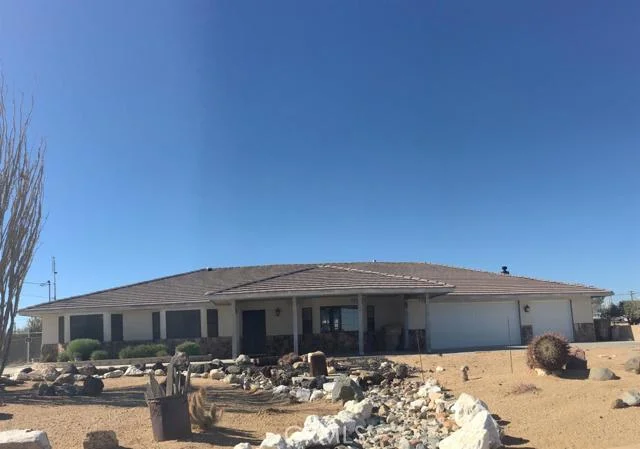 11602 A, Hesperia, CA 92345