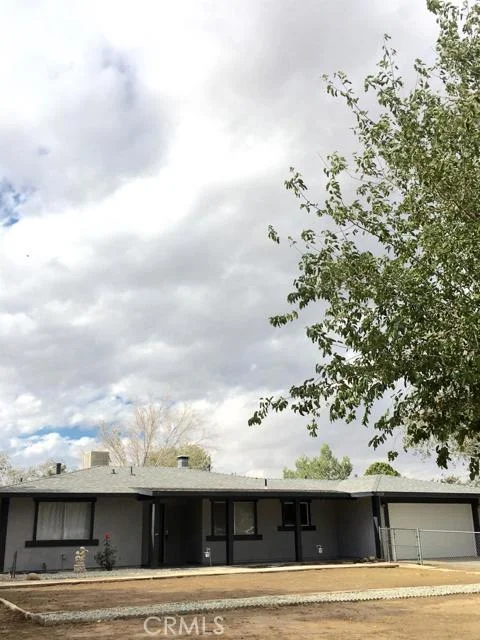 10328 Hawthorne, Hesperia, CA 92345