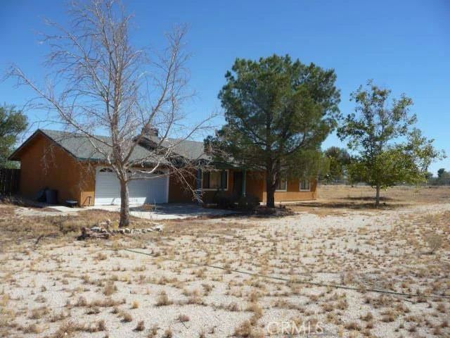 4230 Yucca Terrace Drive, Phelan, CA 92371
