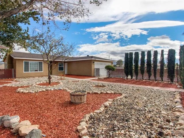 11765 Kiowa, Apple Valley, CA 92308
