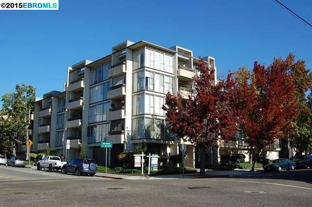 4101 Howe Street 402, Oakland, CA 94611