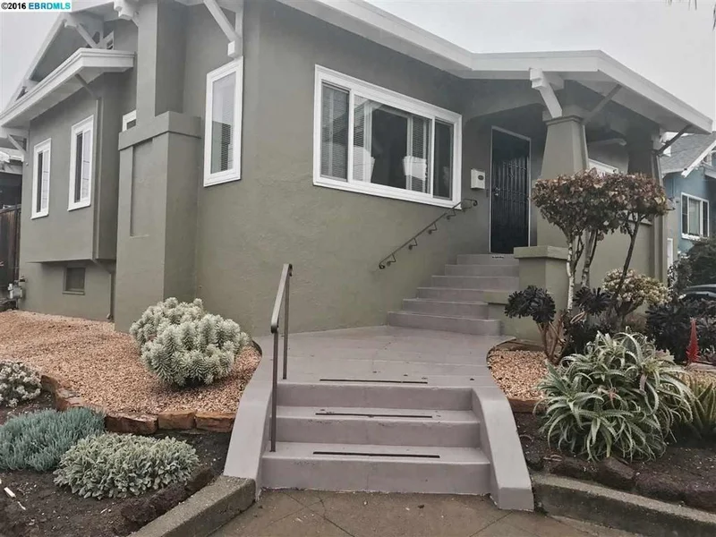 898 54th St, Oakland, CA 94608