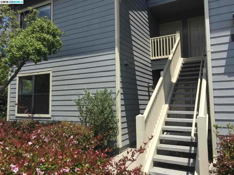 42 Lakeshore Court, Richmond, CA 94804