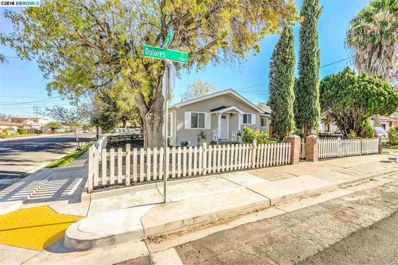 2709 Dolores St, Antioch, CA 94509