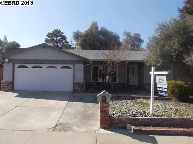 4300 Suzanne Dr, Pittsburg, CA 94565-6250