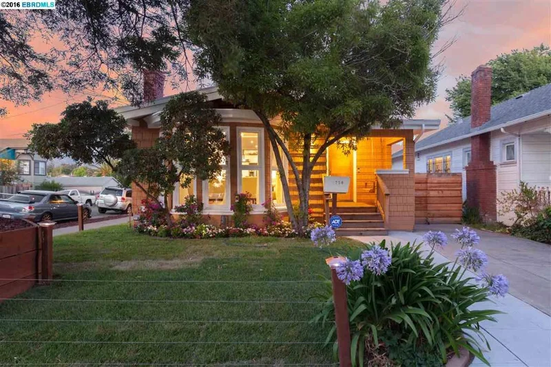 2750 22nd Ave, Oakland, CA 94606