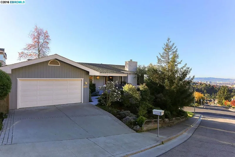 6210 Fairlane Dr, Oakland, CA 94611
