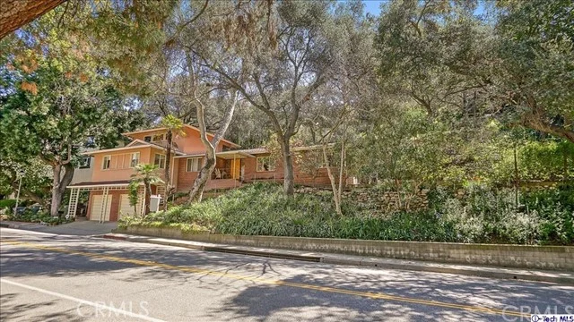 2712 E Chevy Chase Drive, Glendale, CA 91206