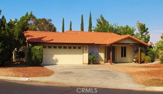 10415 Shangri La, Hesperia, CA 92345
