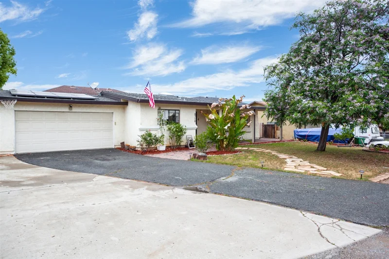 8710 Paseo Bello, Santee, CA 92071