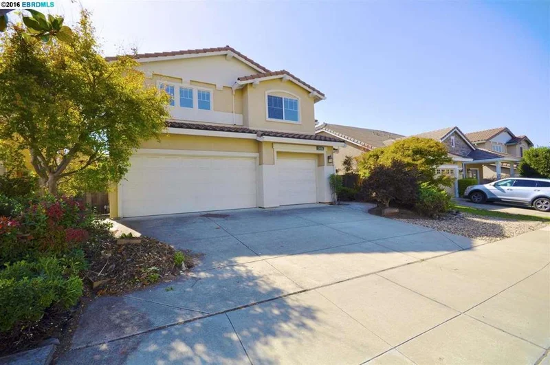 5551 Gold Creek Dr, Castro Valley, CA 94552-5442