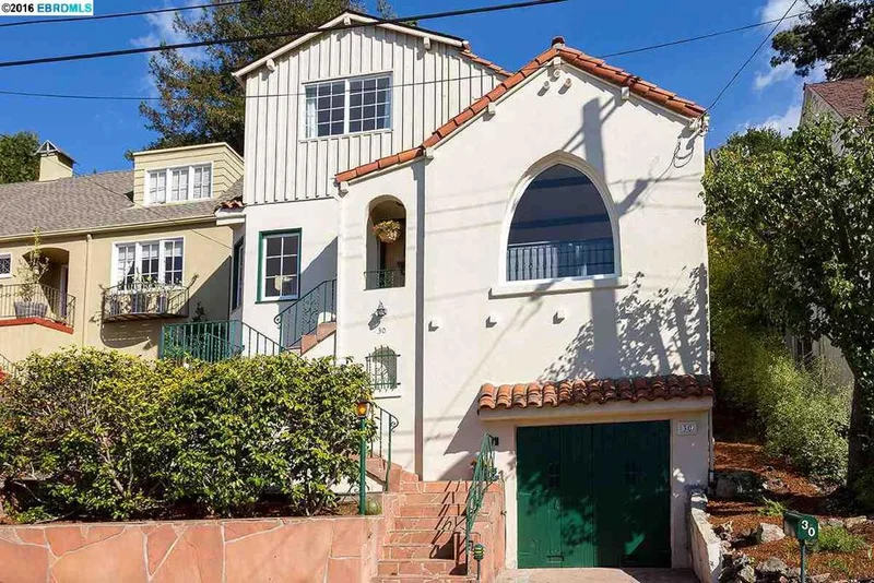 30 Buckeye Ave, Oakland, CA 94618