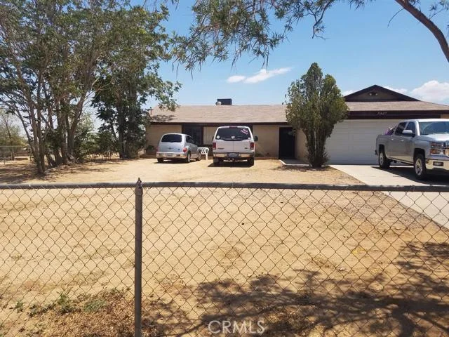11627 4th, Hesperia, CA 92345