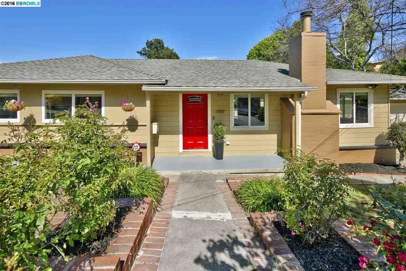 4540 Redding Street, Oakland, CA 94619