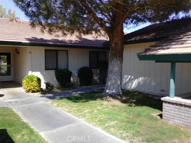 27535 Lakeview Drive 23, Helendale, CA 92342