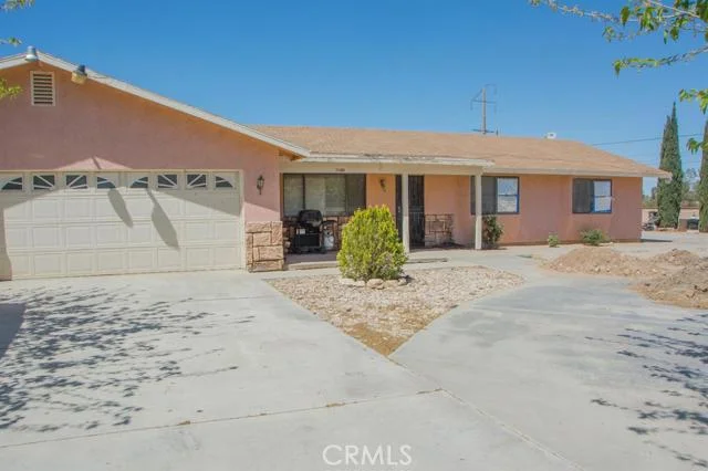 9110 8th, Hesperia, CA 92345