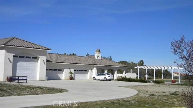10175 Clover, Oak Hills, CA 92344