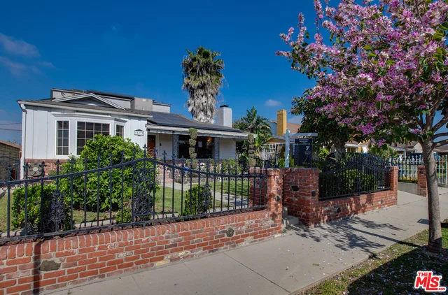 10425 Ruthelen, Los Angeles, CA 90047