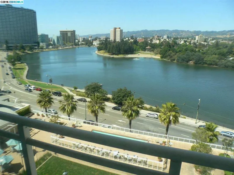 1 Lakeside Dr #1609, Oakland, CA 94612