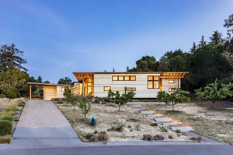 871 Robb, Palo Alto, CA 94306