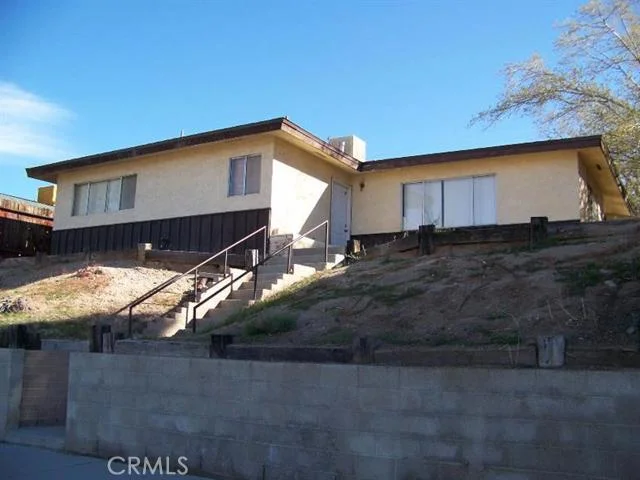 104 Desert View, Barstow, CA 92311
