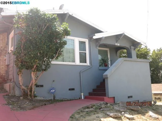 4615 Tyrrell St, Oakland, CA 94601