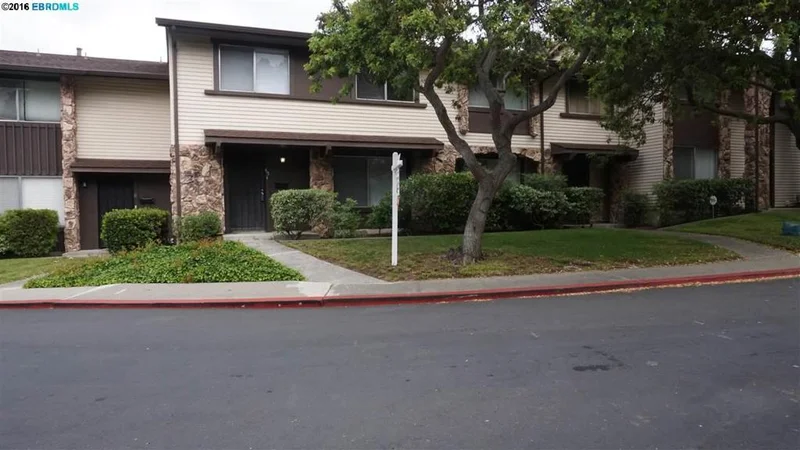 63 Overlook Ln, Richmond, CA 94803