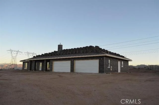 12265 Farmington, Oak Hills, CA 92344