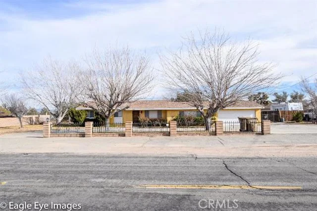 9001 11th, Hesperia, CA 92345