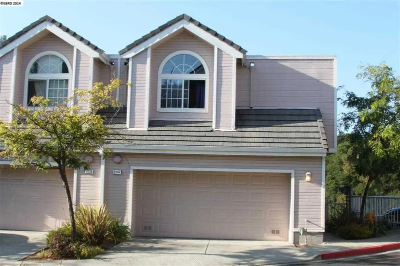 2244 Parnassus Ct, Hayward, CA 94542-2078