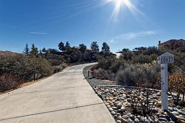 10023 Mirandy, Oak Hills, CA 92344