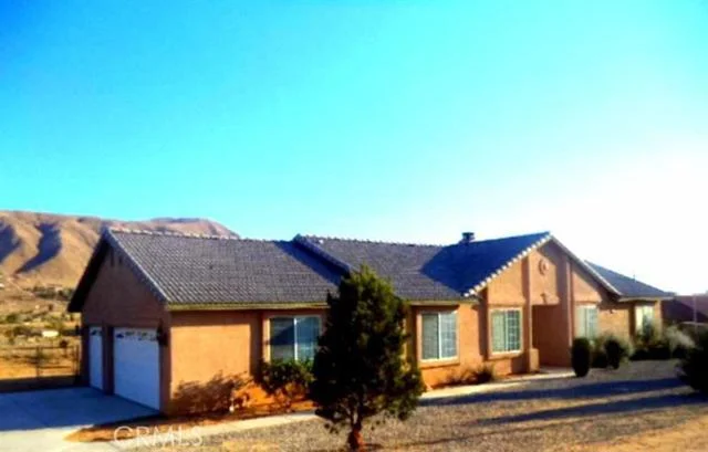 22577 Pacific, Apple Valley, CA 92308