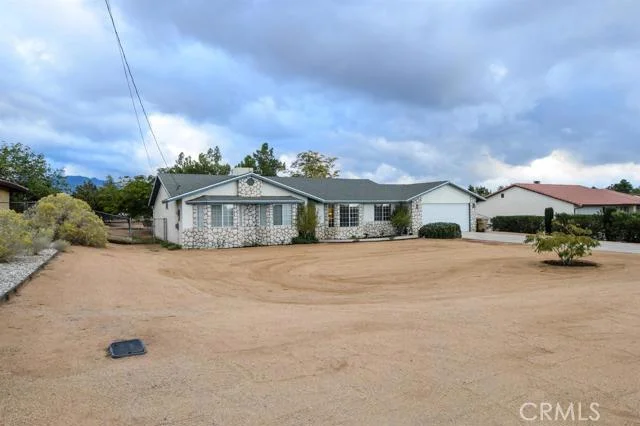 18463 Loma, Hesperia, CA 92345