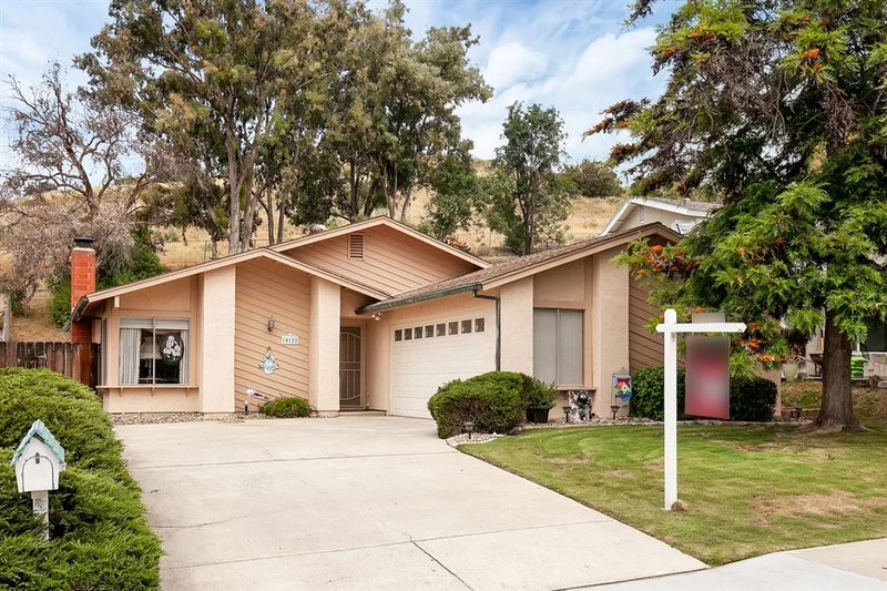 10122 Halberns Blvd., Santee, CA 92071