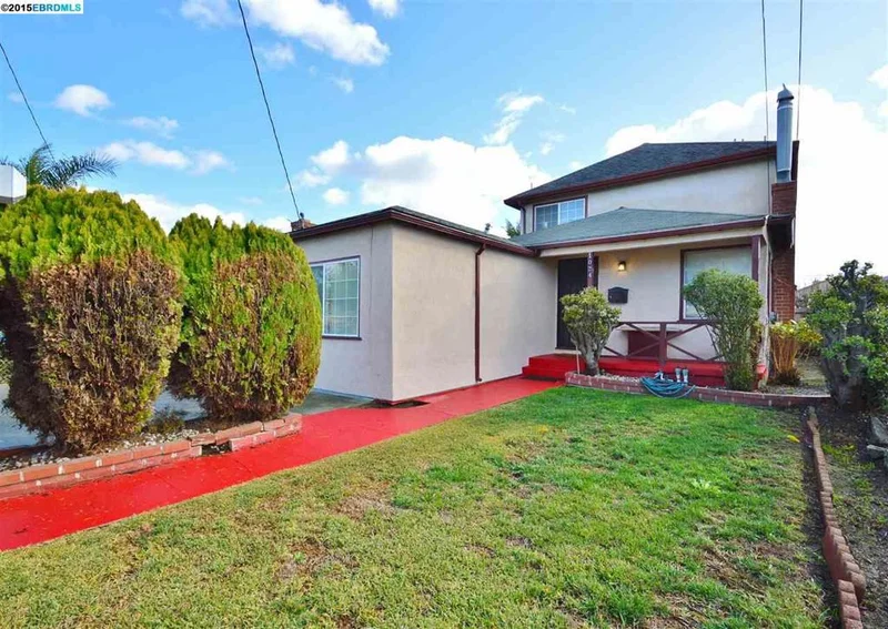 1024 101st Avenue, Oakland, CA 94603