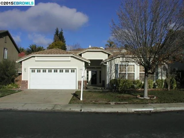 4633 Golden Bear Dr, Antioch, CA 94531