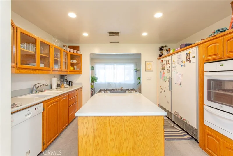 869 Governor, Costa Mesa, CA 92627