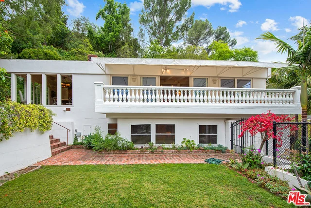 9126 Calle Juela, Beverly Hills, CA 90210