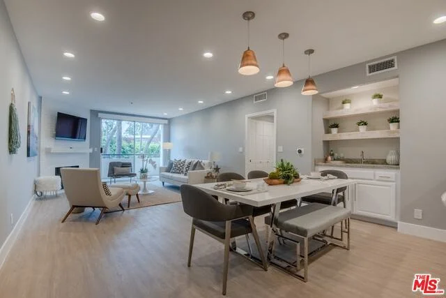 1872 Midvale #108, Los Angeles, CA 90025