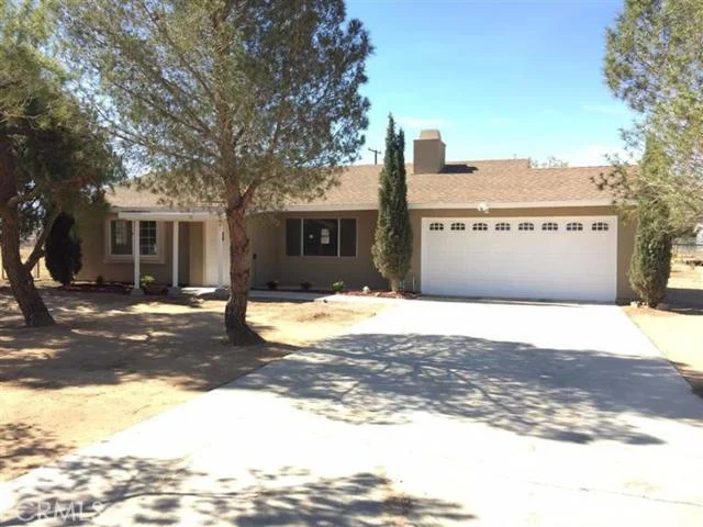 22789 Powhatan, Apple Valley, CA 92308
