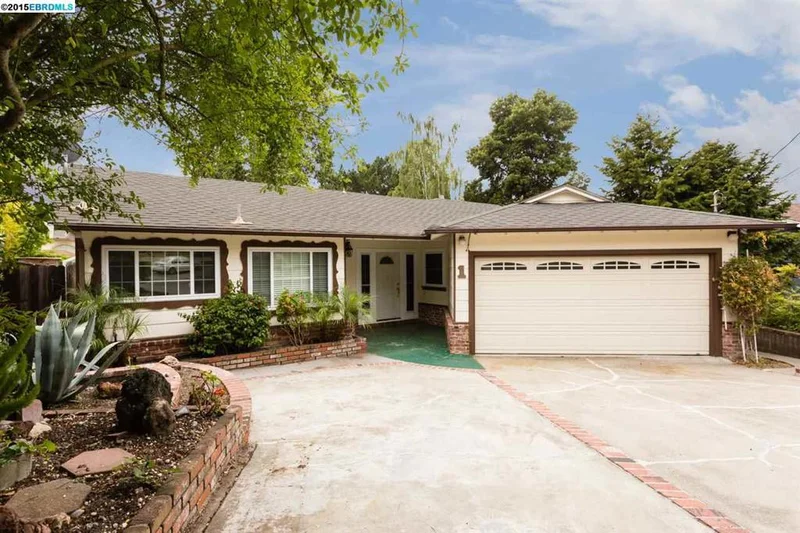1 Buckley Ct, Oakland, CA 94602