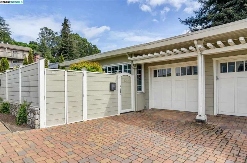 6252 Merced Avenue, Oakland, CA 94611