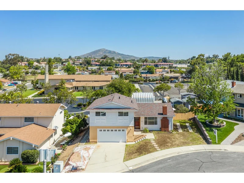 7940 Soper Lane, La Mesa, CA 91942