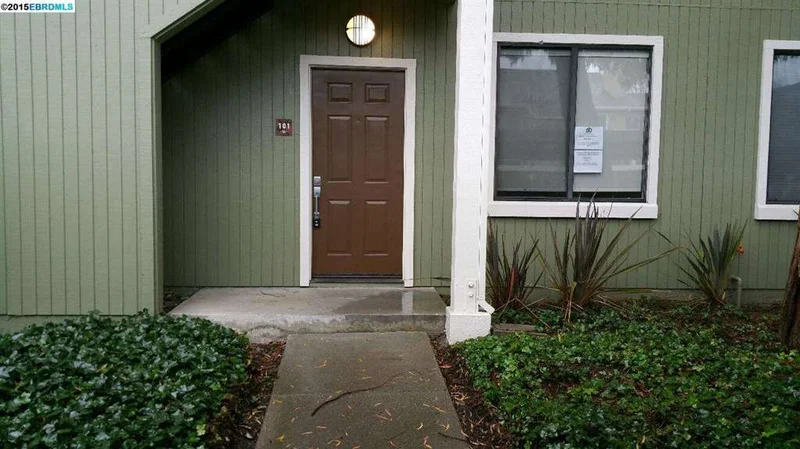 101 Schooner Ct, Richmond, CA 94804-4520
