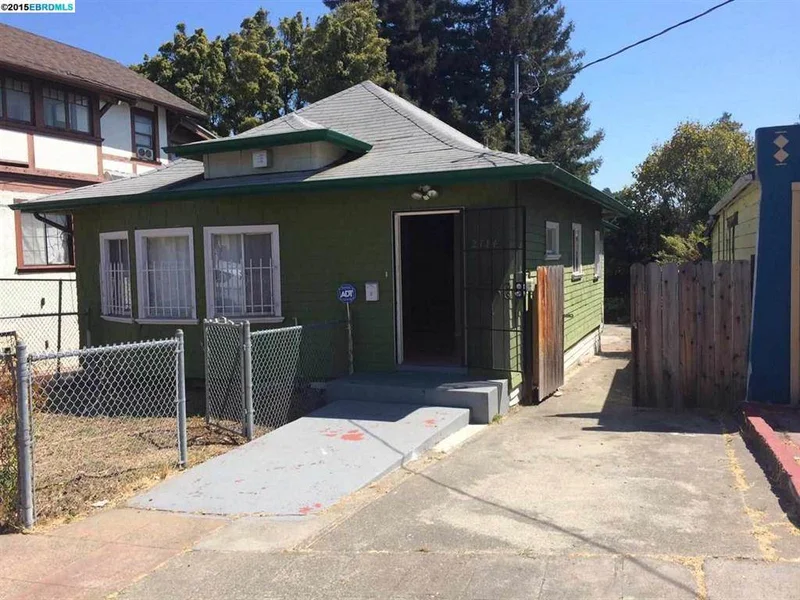 2714 25th, Oakland, CA 94601