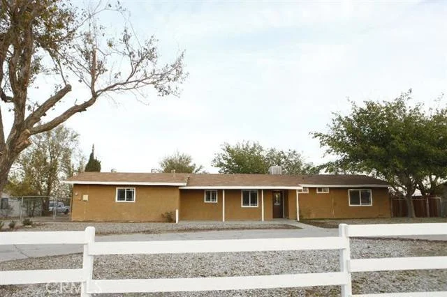11845 10th Ave, Hesperia, CA 92345