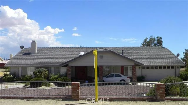 18501 Menahka, Apple Valley, CA 92307