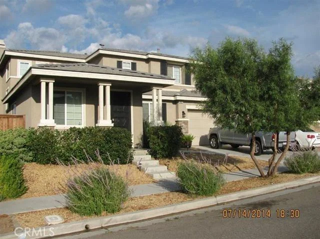 9037 Guadalupe Ave, Oak Hills, CA 92344