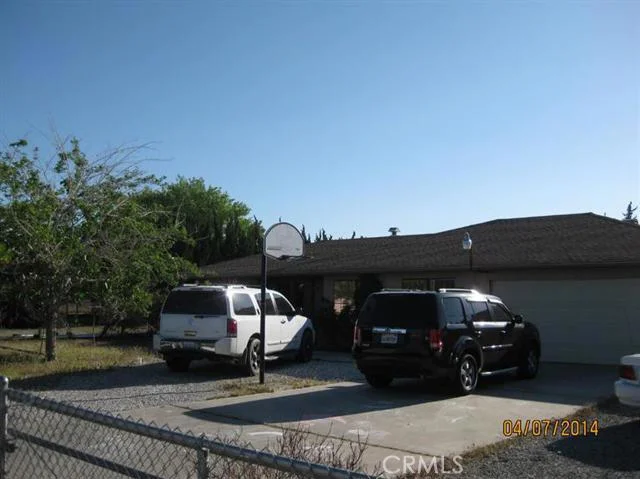 7958 Oxford, Hesperia, CA 92345