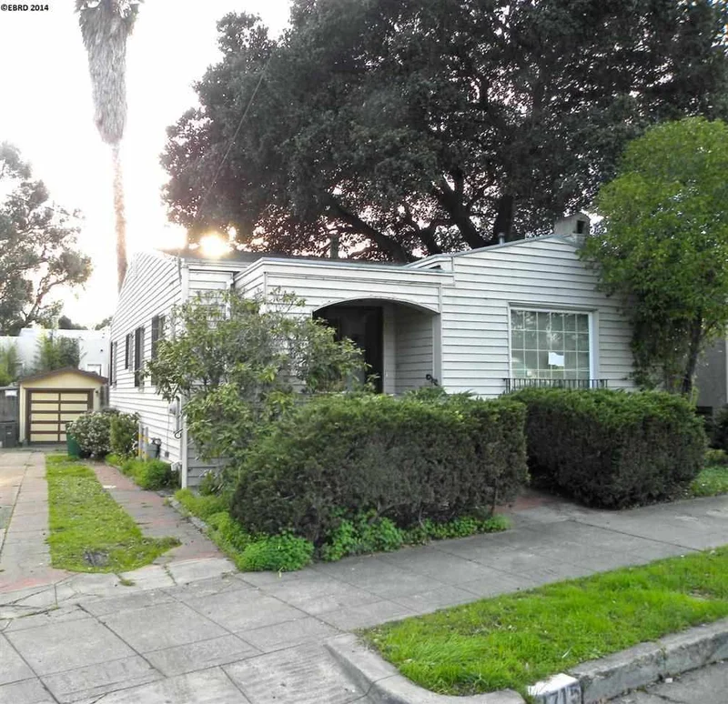 2715 Logan St, Oakland, CA 94601-1924
